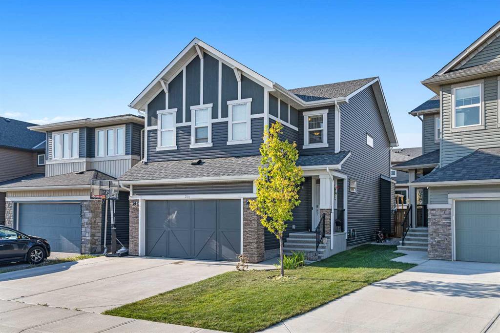 Picture of 231 Evansglen Circle NW, Calgary Real Estate Listing