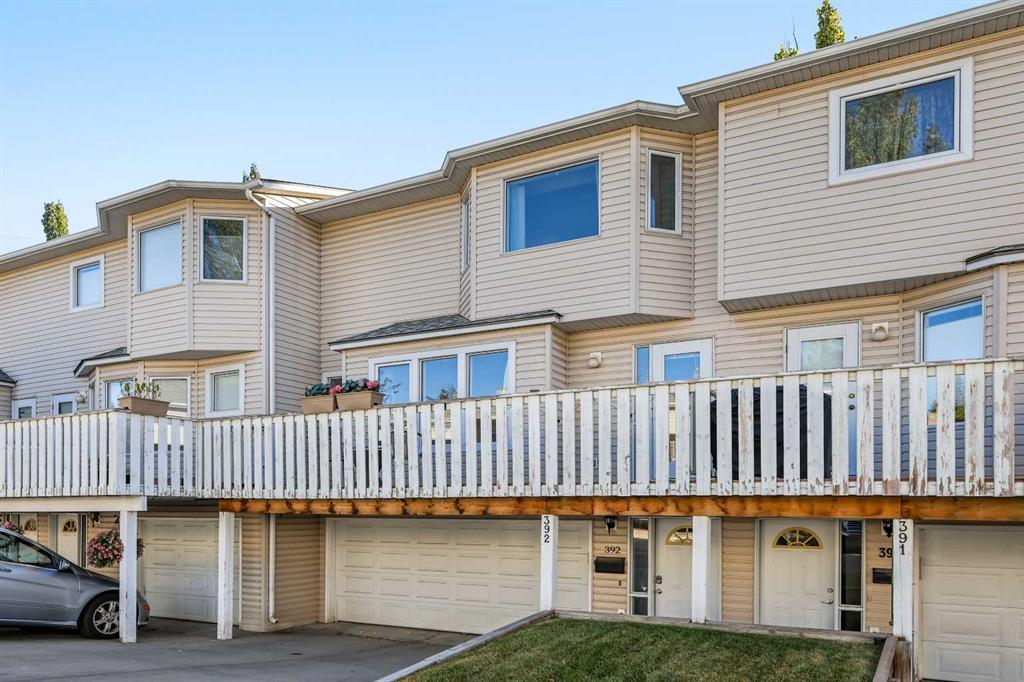 Picture of 392 Killarney Glen Court SW, Calgary Real Estate Listing