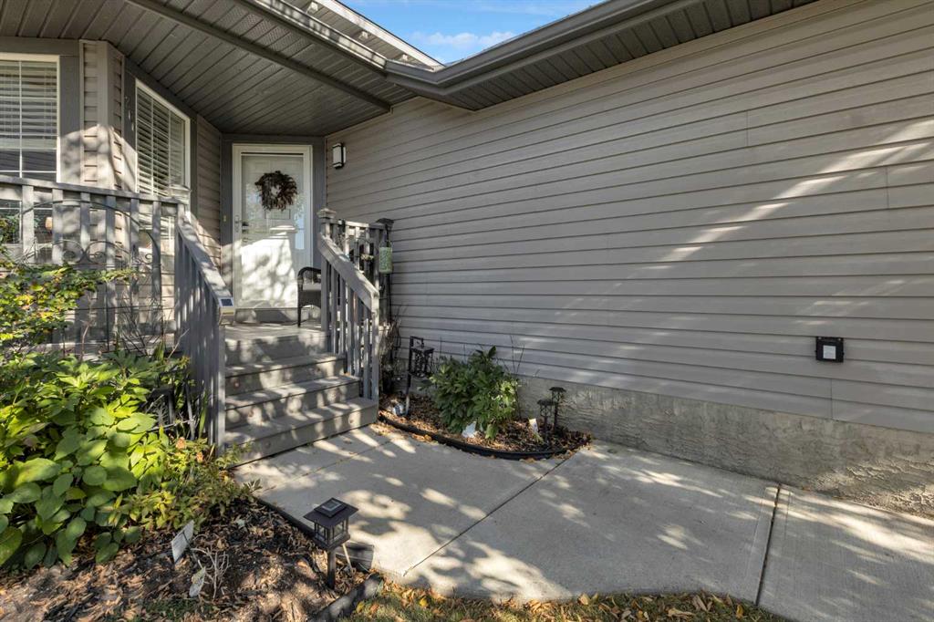 Picture of 266 Canals Circle SW, Airdrie Real Estate Listing