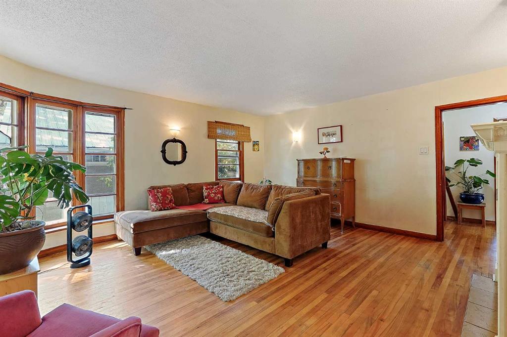 Picture of 1253 8A Avenue S, Lethbridge Real Estate Listing