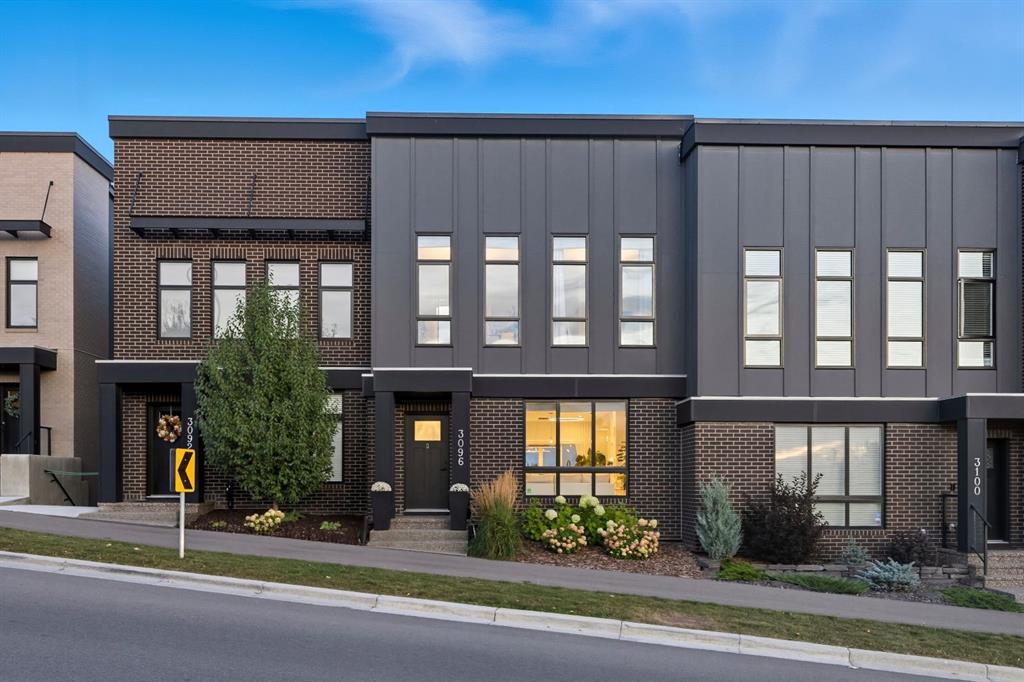 Picture of 3096 85 Street SW, Calgary Real Estate Listing