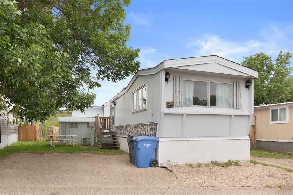 Picture of 219 Fairchild Street SW, Medicine Hat Real Estate Listing