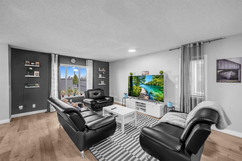 Picture of 233 Saddlecrest Way NE, Calgary Real Estate Listing