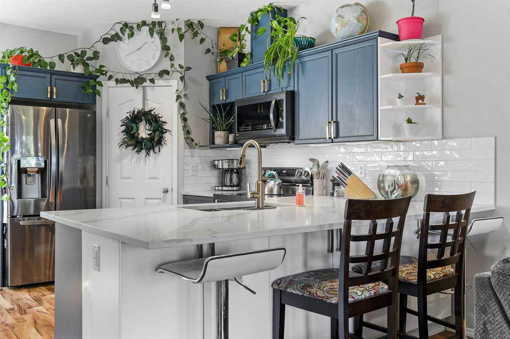 Picture of 403, 703 Luxstone Square SW, Airdrie Real Estate Listing