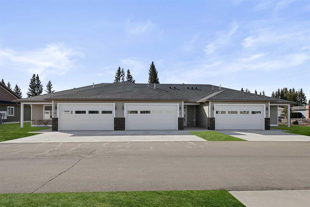Picture of 27, 610 4 Avenue SW, Sundre Real Estate Listing