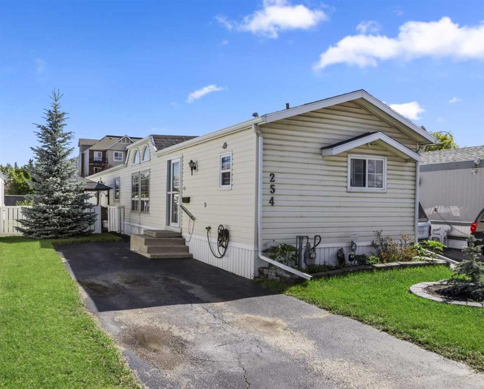 Picture of 254 Erin Woods Circle SE, Calgary Real Estate Listing