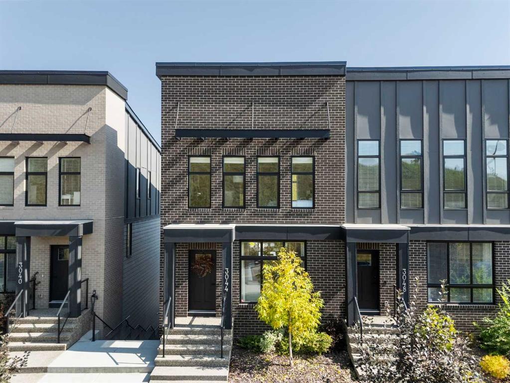 Picture of 3044 85 Street SW, Calgary Real Estate Listing