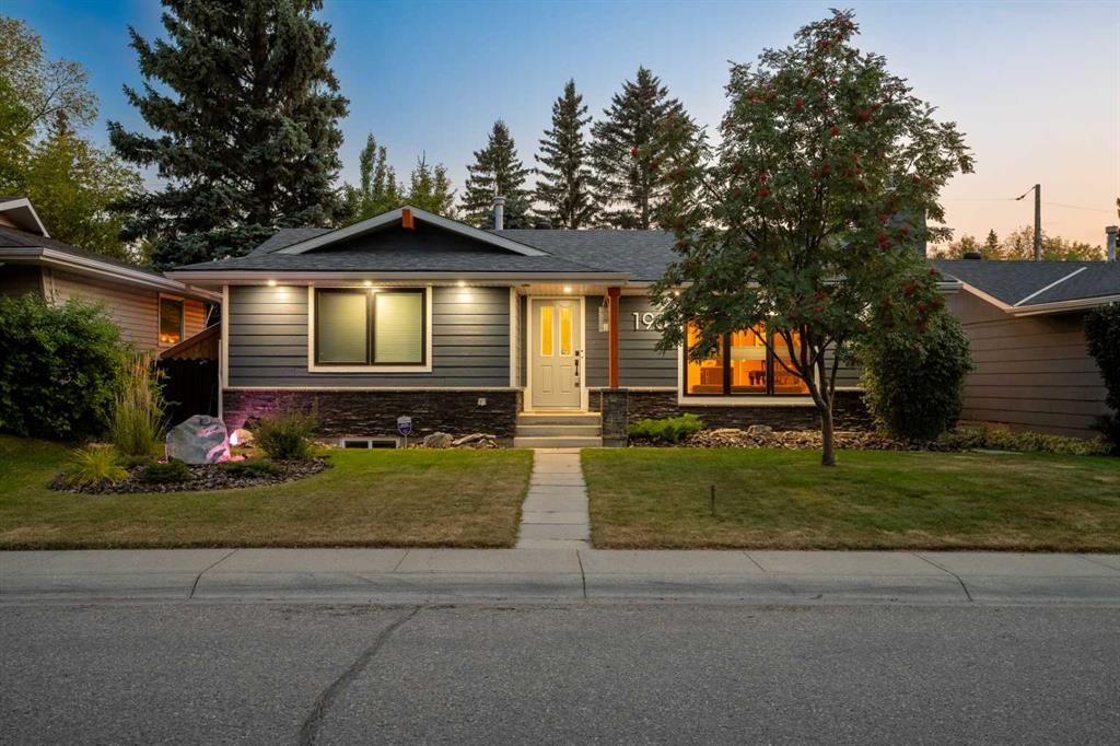 Picture of 196 Lake Adams Crescent SE, Calgary Real Estate Listing