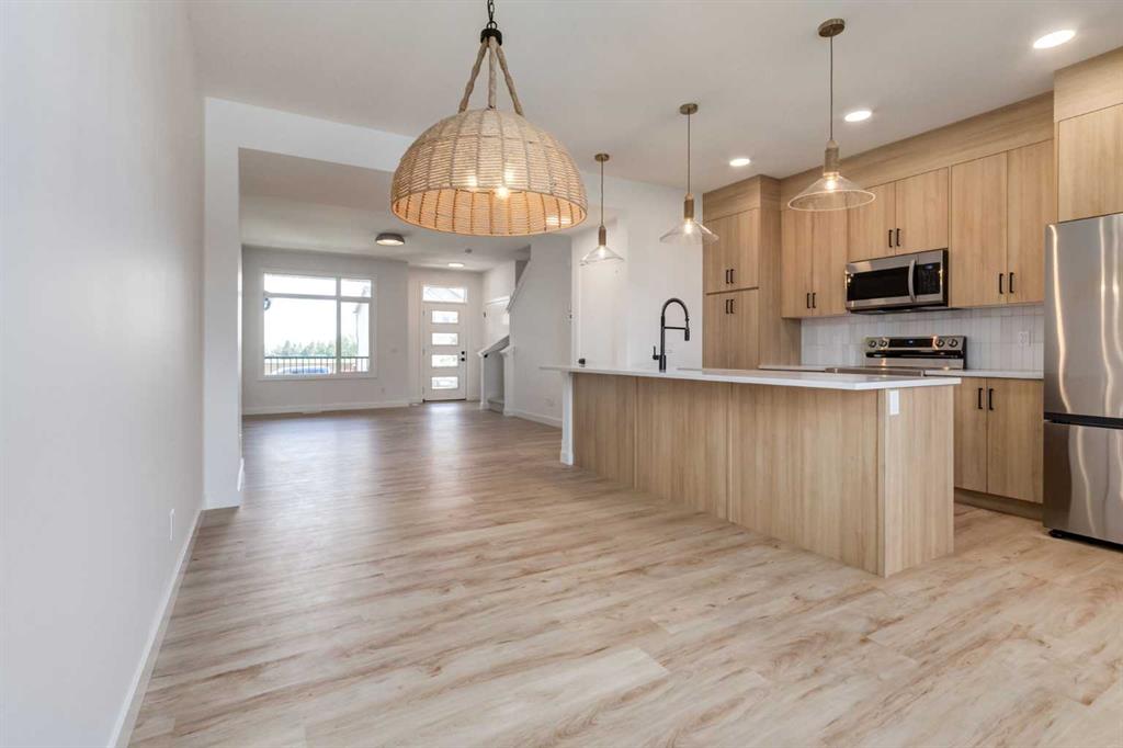 Picture of 110 Clydesdale Avenue , Cochrane Real Estate Listing