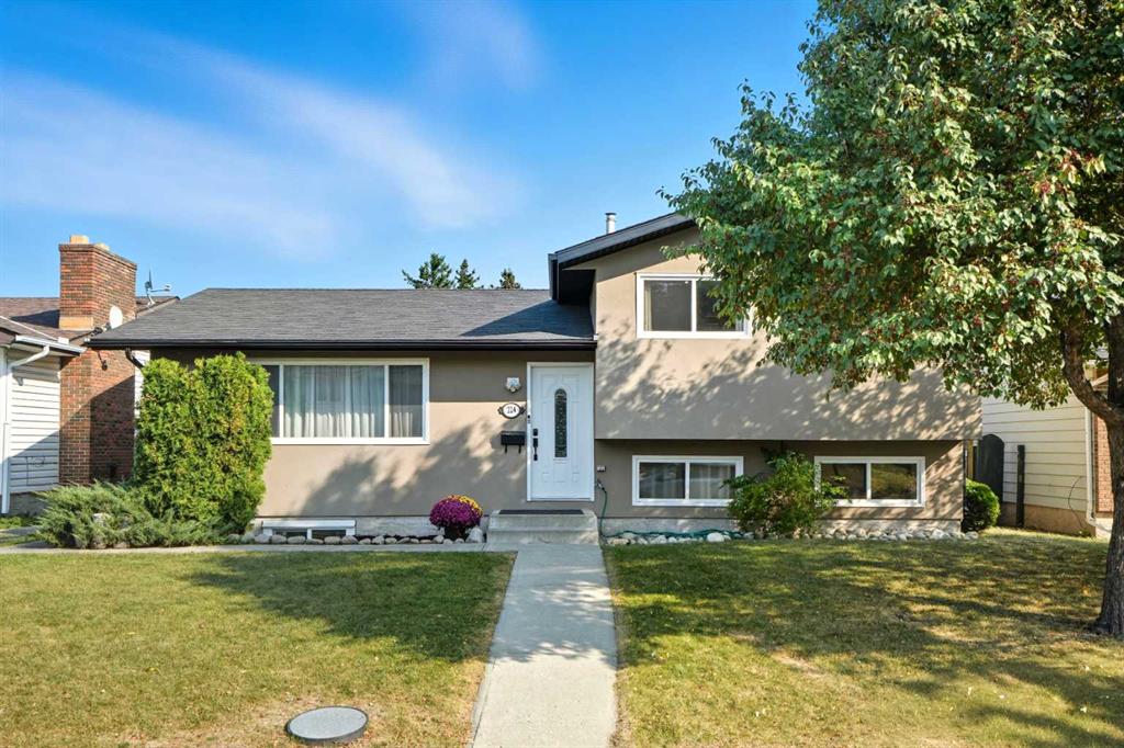 Picture of 224 Whitestone Crescent NE, Calgary Real Estate Listing