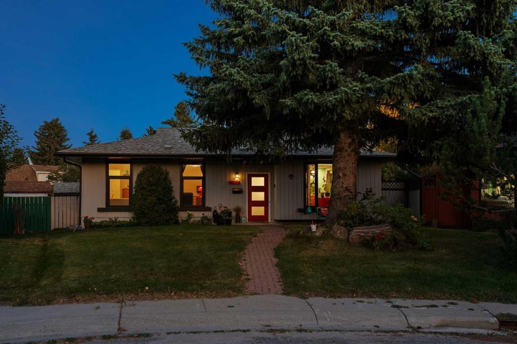 Picture of 224 CEDARBRAE Crescent SW, Calgary Real Estate Listing