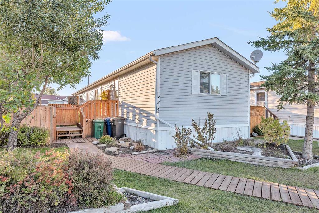 Picture of 211 2 Avenue SE, Diamond Valley Real Estate Listing