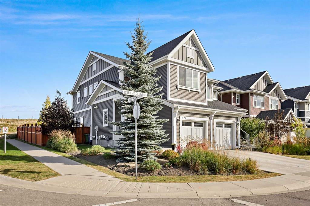 Picture of 590 River Heights Crescent , Cochrane Real Estate Listing