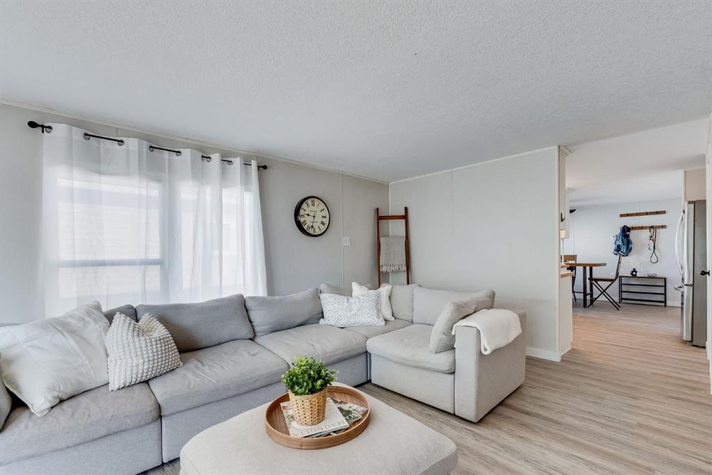 Picture of 265 Big Hill Circle SE, Airdrie Real Estate Listing