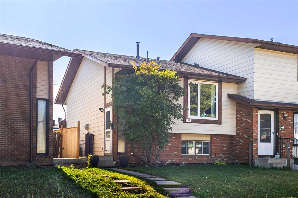 Picture of 49 Castlebrook Way NE, Calgary Real Estate Listing