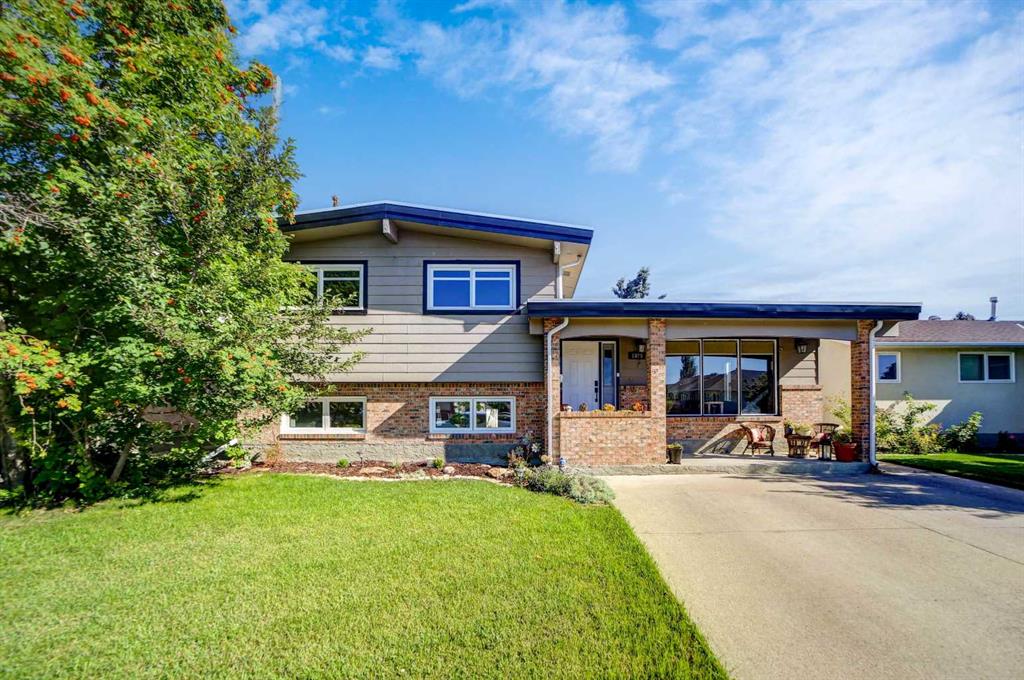 Picture of 1059 Lakemount Boulevard S, Lethbridge Real Estate Listing