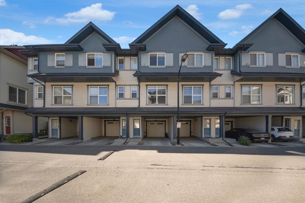 Picture of 136 New Brighton Point SE, Calgary Real Estate Listing