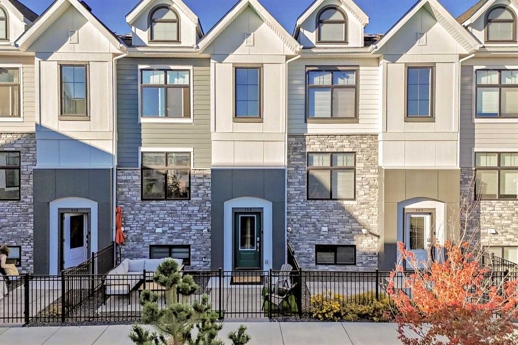 Picture of 158 Les Jardins Park SE, Calgary Real Estate Listing