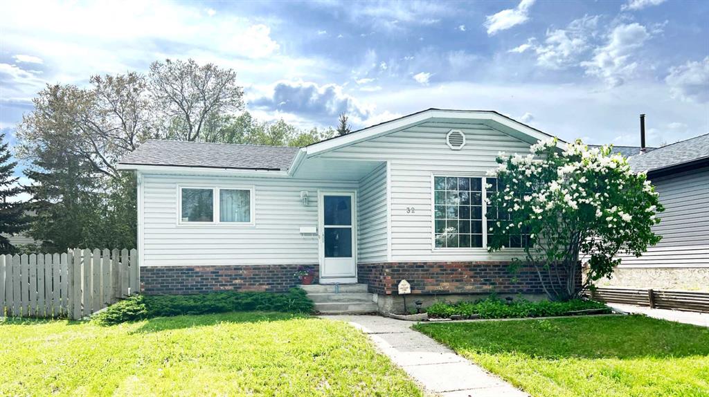 Picture of 32 Deerfield Drive SE, Calgary Real Estate Listing