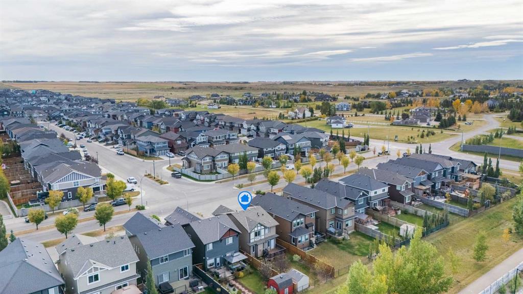 Picture of 1346 Kings Heights Way SE, Airdrie Real Estate Listing