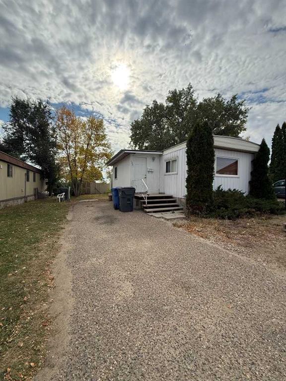 Picture of 333 Fleet Street SW, Medicine Hat Real Estate Listing