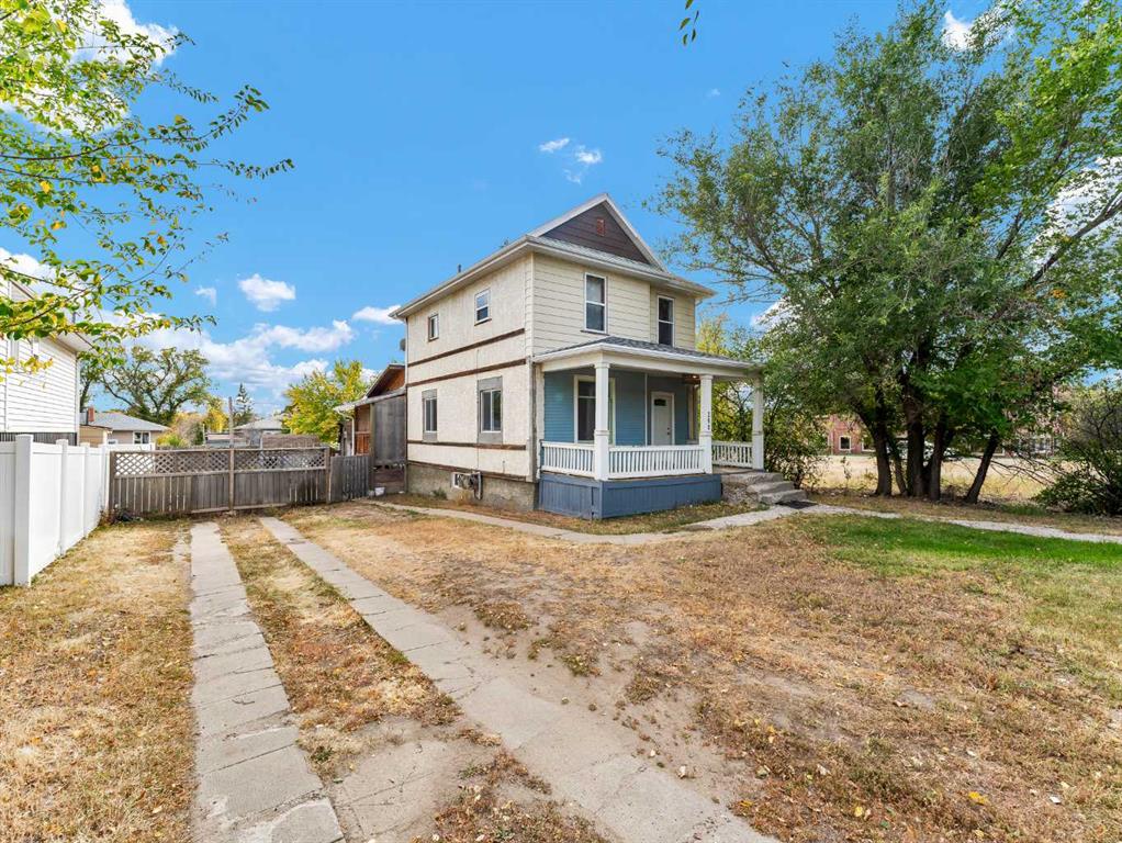 Picture of 261 4 Street SW, Medicine Hat Real Estate Listing