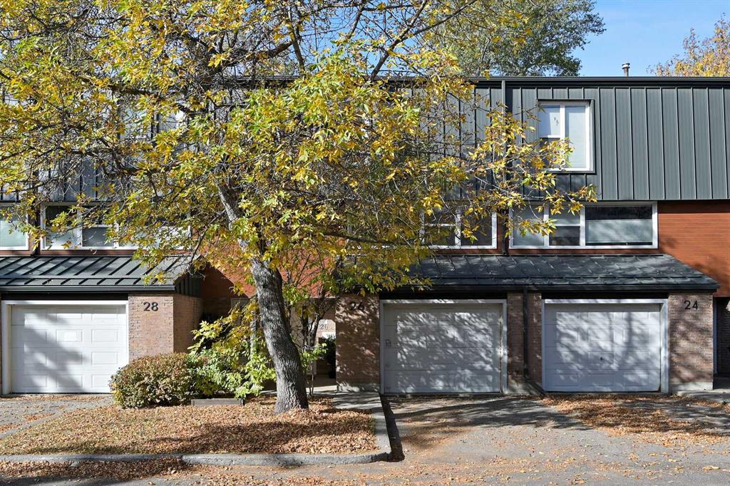 Picture of 26 Brae Glen Court SW, Calgary Real Estate Listing