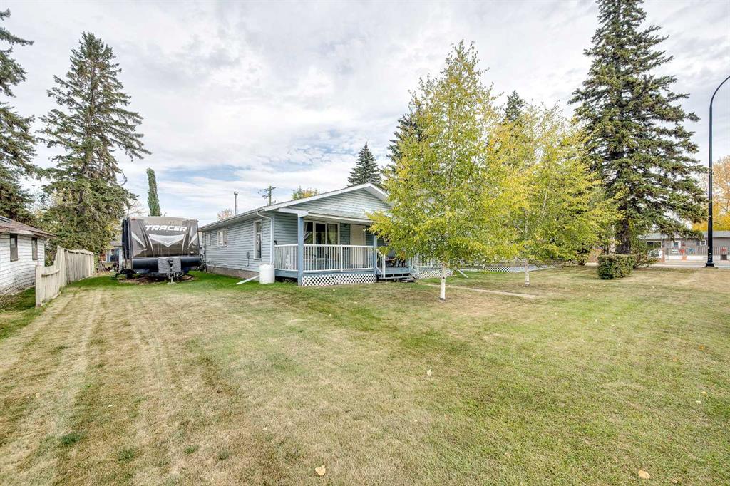 Picture of 5005 43 Street W, Sylvan Lake Real Estate Listing