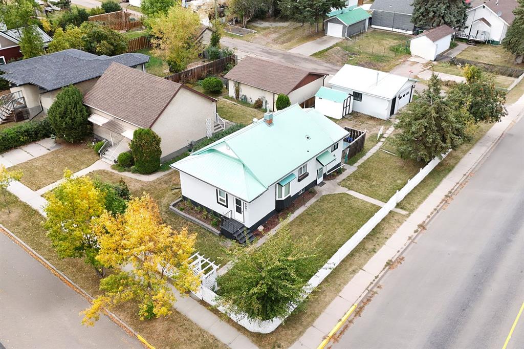 Picture of 5002 55 Avenue , Ponoka Real Estate Listing