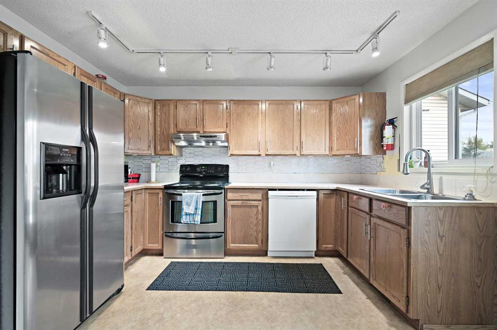 Picture of 24 Laguna Close NE, Calgary Real Estate Listing