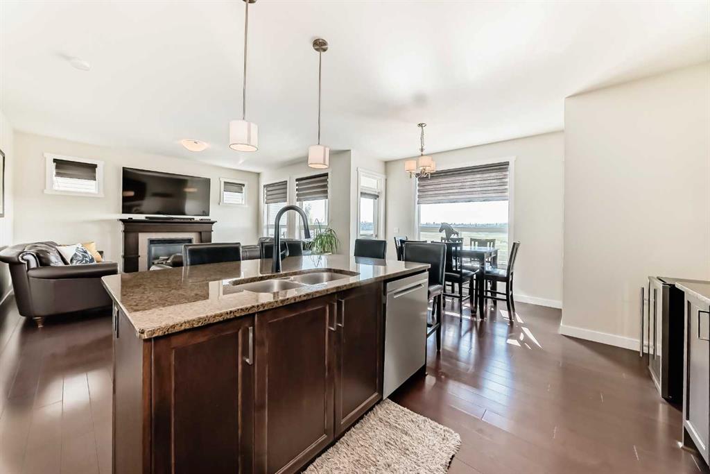 Picture of 39 Williamstown Landing NW, Airdrie Real Estate Listing