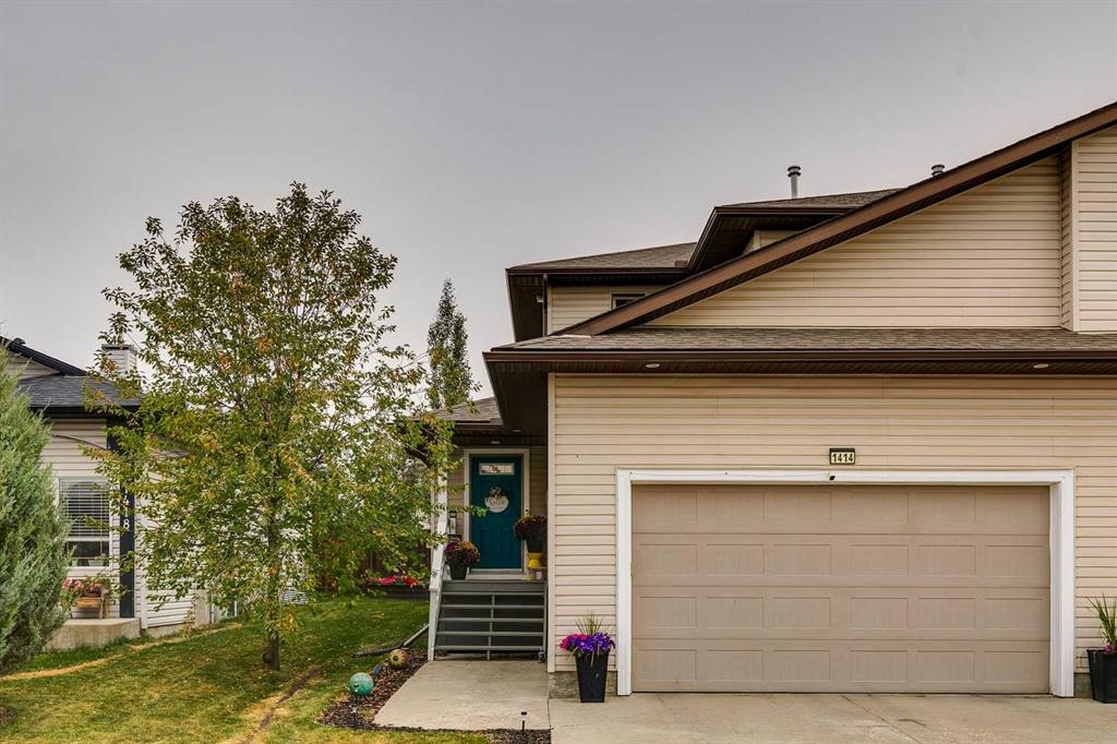 Picture of 1414 Smith Avenue , Crossfield Real Estate Listing