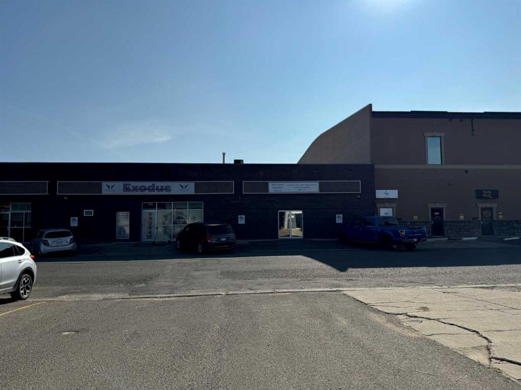 Picture of 215 12B Street N, Lethbridge Real Estate Listing