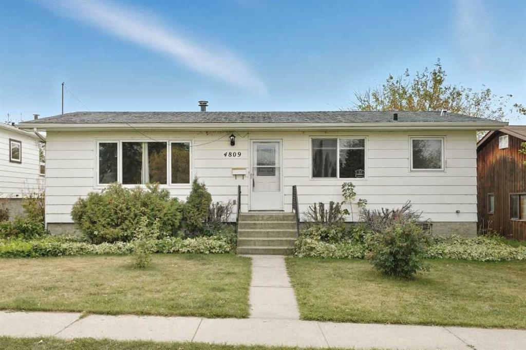 Picture of 4809 51 Avenue , Bentley Real Estate Listing