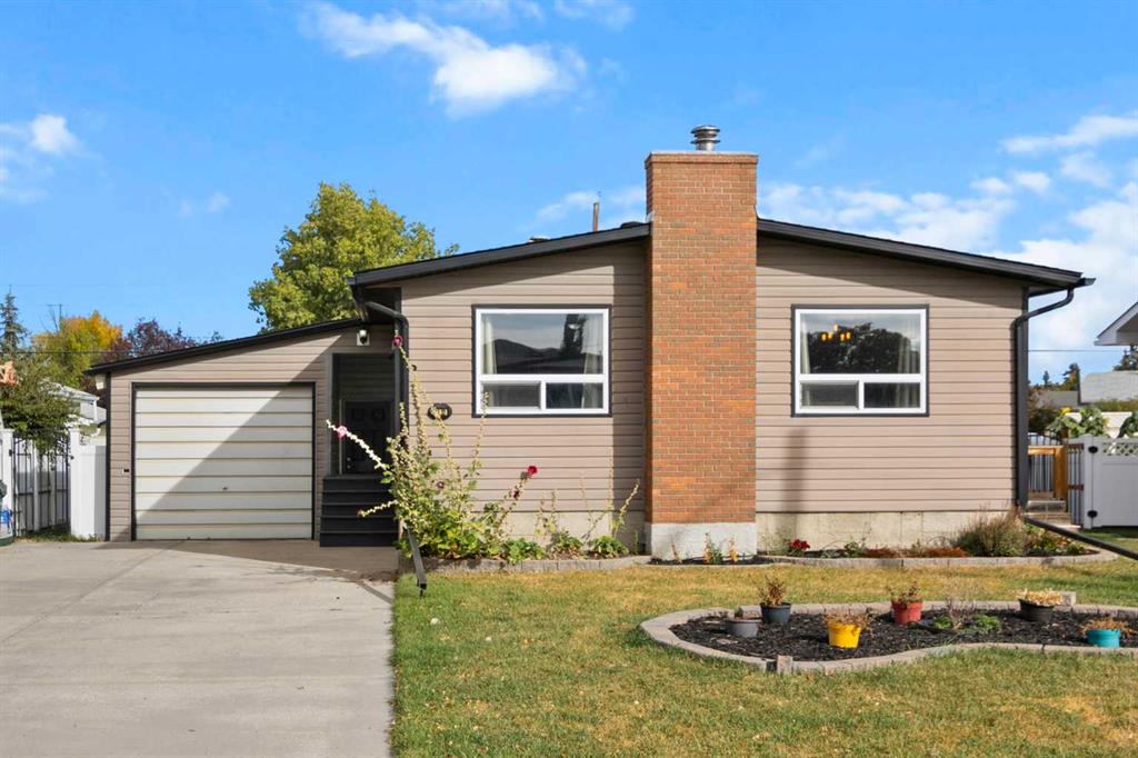 Picture of 2132 16 Avenue , Didsbury Real Estate Listing
