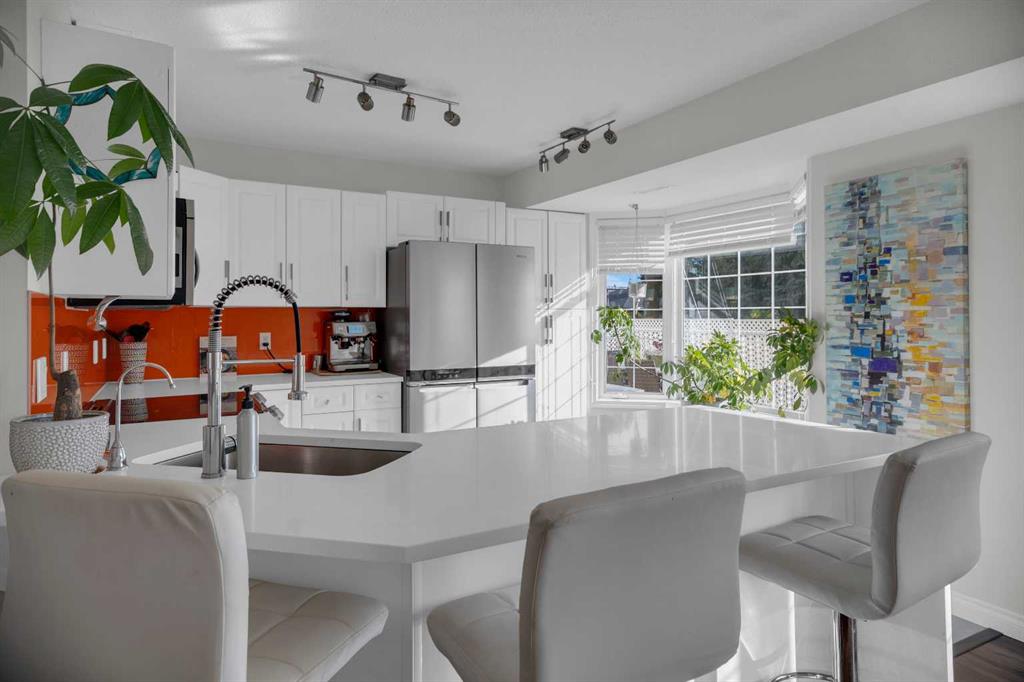 Picture of 2, 2208 29 Street SW, Calgary Real Estate Listing