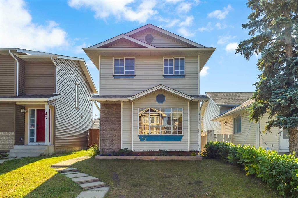 Picture of 43 MARTINWOOD Road NE, Calgary Real Estate Listing