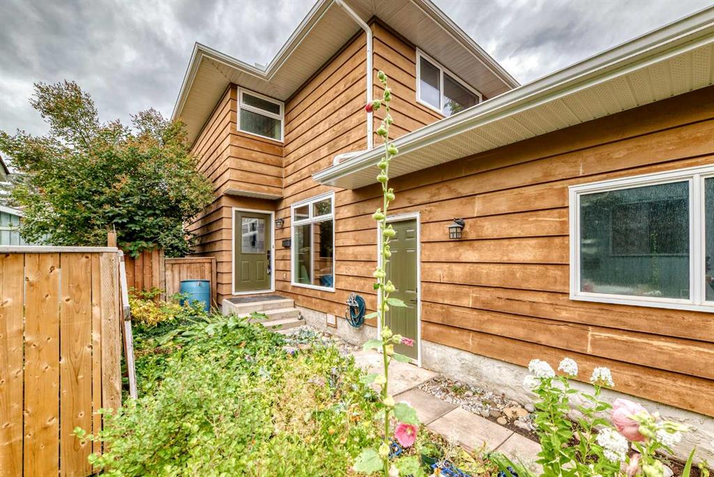 Picture of 6739 Coach Hill Road SW, Calgary Real Estate Listing
