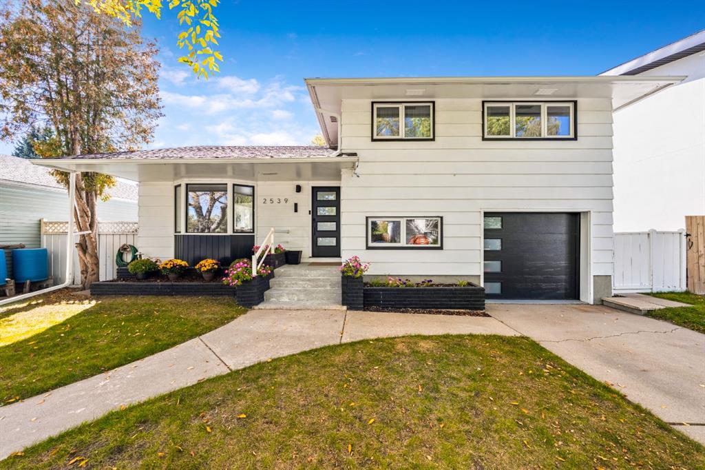 Picture of 2539 Chicoutimi Drive NW, Calgary Real Estate Listing