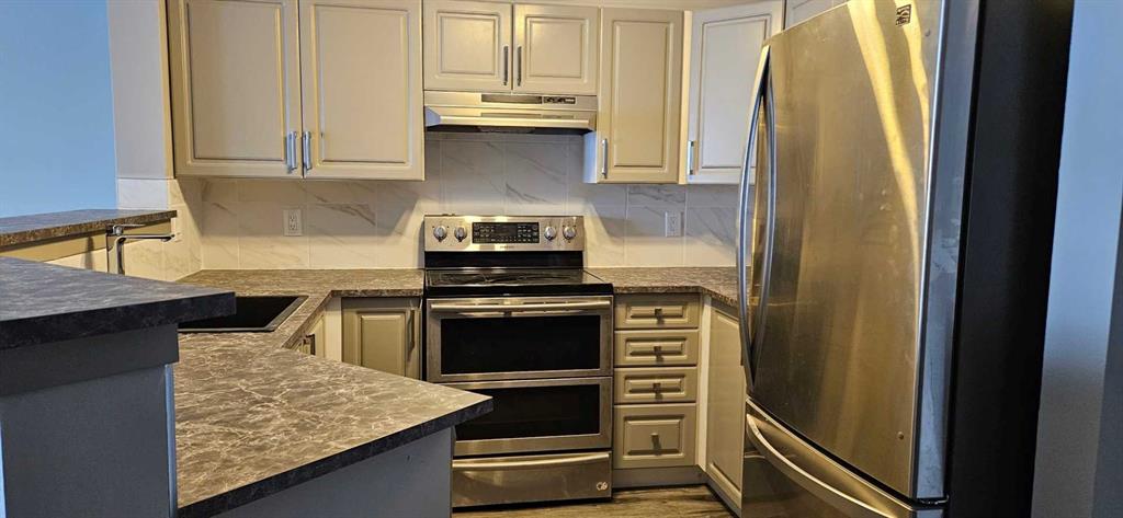 Picture of 311, 1000 Citadel Meadow Point NW, Calgary Real Estate Listing