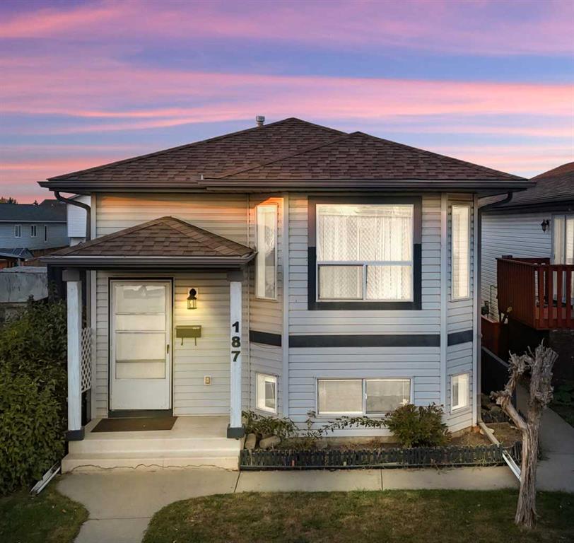 Picture of 187 Applebrook Circle SE, Calgary Real Estate Listing