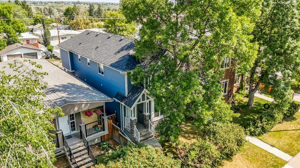 Picture of 7418 36 Avenue NW, Calgary Real Estate Listing
