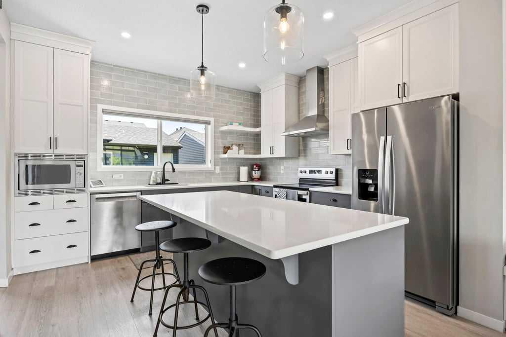 Picture of 42 Wolf Creek Manor SE, Calgary Real Estate Listing