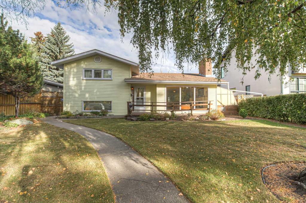 Picture of 82 Wedgewood Drive SW, Calgary Real Estate Listing