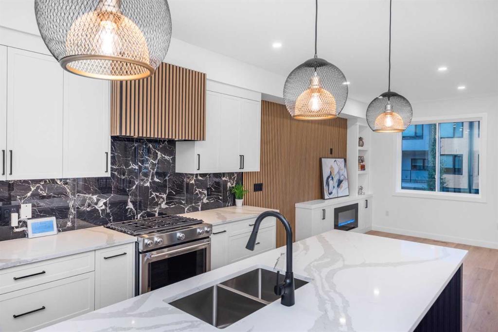 Picture of 2402 Westmount Road NW, Calgary Real Estate Listing