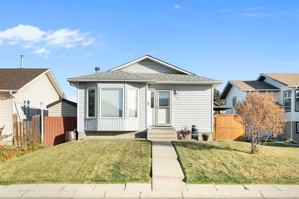 Picture of 28 Whitworth Road NE, Calgary Real Estate Listing
