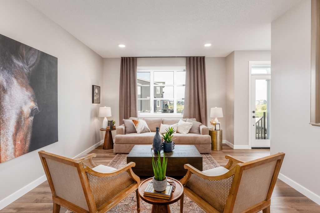 Picture of 131 Starling Park NW, Calgary Real Estate Listing