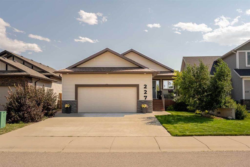 Picture of 227 Mt Sundial Court W, Lethbridge Real Estate Listing