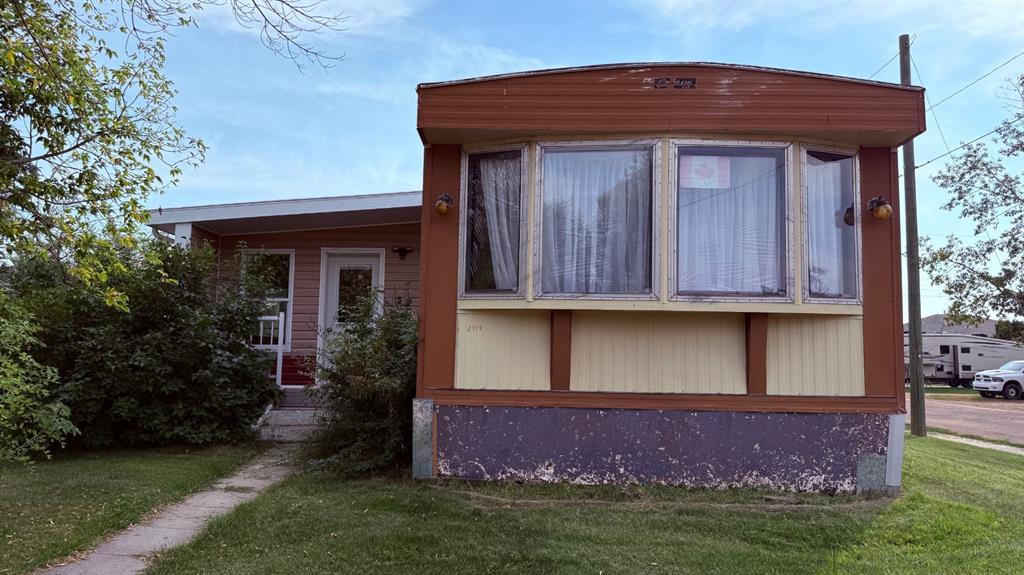 Picture of 201 3 Avenue SE, Youngstown Real Estate Listing