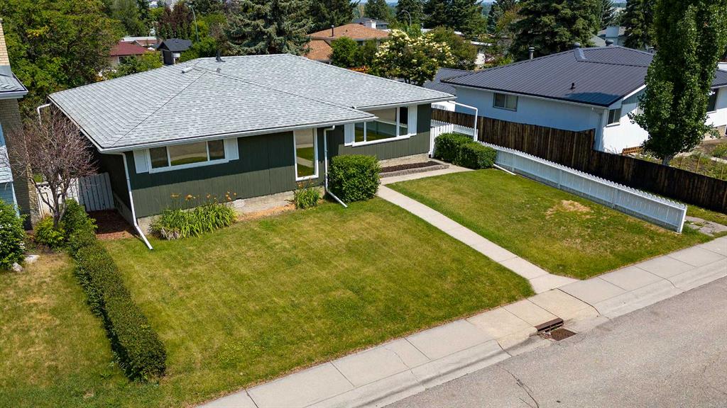 Picture of 1004 Cantabrian Drive SW, Calgary Real Estate Listing